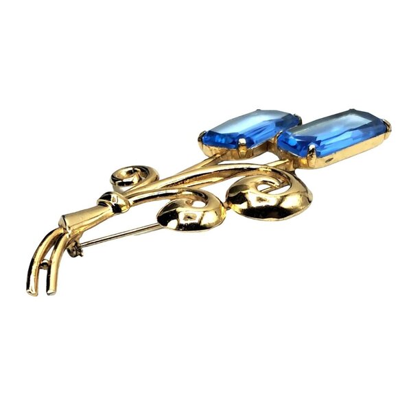 Vintage Gold Tone Floral Brooch With Blue Glass Stones Costume Jewelry - Picture 5 of 11